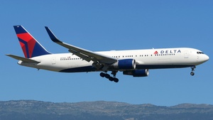 Photo of N175DZ - Boeing 767-332(ER) operated by Delta Air Lines