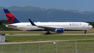 Photo of N177DZ - Boeing 767-332(ER) operated by Delta Air Lines