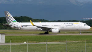Photo of EC-NLX - Airbus A321-211 operated by Vueling