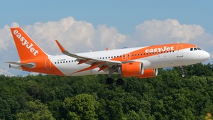 Photo of G-UZHM - Airbus A320-251N operated by easyJet