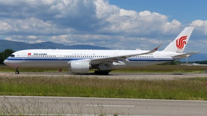Photo of B-32D3 - Airbus A350-941 operated by Air China