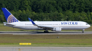 Photo with serial 25284 - Boeing 767-322(ER)