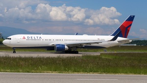 Photo of N198DN - Boeing 767-332(ER) operated by Delta Air Lines