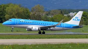 Photo of PH-EXX - Embraer ERJ-175STD operated by KLM Cityhopper