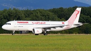 Photo of TS-ITC - Airbus A320-214 operated by Tunisair