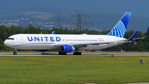 Photo of N654UA - Boeing 767-322(ER) operated by United Airlines