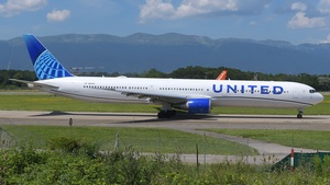 Photo of N68061 - Boeing 767-424(ER) operated by United Airlines