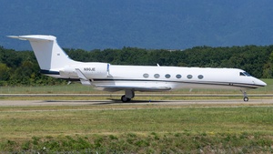 Photo of N90JE - Gulfstream GV operated by Private