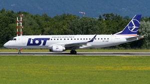 Photo of SP-LMF - Embraer ERJ-190AR operated by LOT Polish Airlines