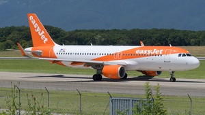 Photo of OE-INA - Airbus A320-214 operated by easyJet Europe