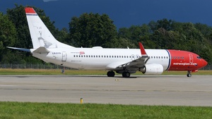 Photo of LN-DYR - Boeing 737-8JP operated by Norwegian Air Shuttle