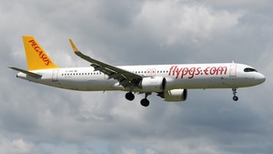 Photo of TC-RBS - Airbus A321-251NX operated by Pegasus Airlines
