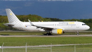 Photo of EC-MOG - Airbus A320-232 operated by Vueling
