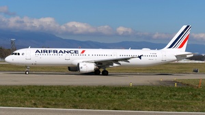 Photo of F-GTAK - Airbus A321-212 operated by Air France