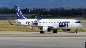 Photo of SP-LNG - Embraer ERJ-195AR operated by LOT Polish Airlines