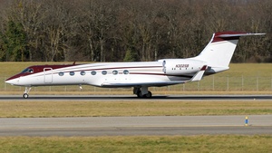 Photo of N302SB - Gulfstream GV-SP (G550) operated by Private