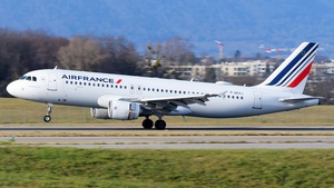 Photo of F-GKXJ - Airbus A320-214 operated by Air France