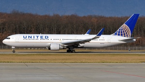 Photo of N661UA - Boeing 767-322(ER) operated by United Airlines