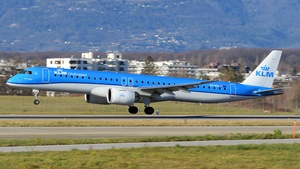 Photo of PH-NXI - Embraer ERJ-195-E2 operated by KLM Cityhopper