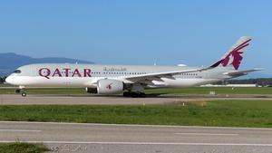 Photo of A7-AMH - Airbus A350-941 operated by Qatar Airways