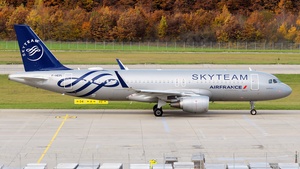 Photo of F-HEPI - Airbus A320-214 operated by Air France