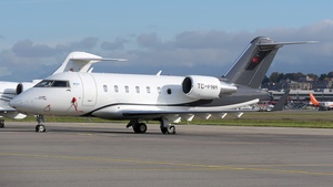 Photo with serial 6104 - Bombardier Challenger 650