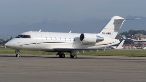 Photo of PH-HWM - Bombardier Challenger 605 operated by JetNetherlands