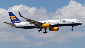 Photo of TF-FIP - Boeing 757-208 operated by Icelandair