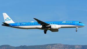 Photo of PH-NXC - Embraer ERJ-195-E2 operated by KLM Cityhopper