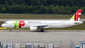 Photo of CS-TJF - Airbus A321-211 operated by TAP Air Portugal
