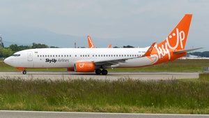 Photo of UR-SQB - Boeing 737-8H6 operated by SkyUp Airlines