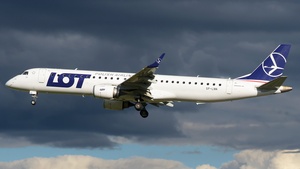 Photo of SP-LNN - Embraer ERJ-195AR operated by LOT Polish Airlines