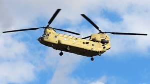 Photo of 13-08434 - Boeing Vertol CH-47F Chinook operated by US Army