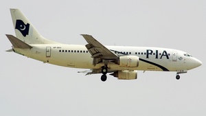 Photo with serial 25504 - Boeing 737-33A