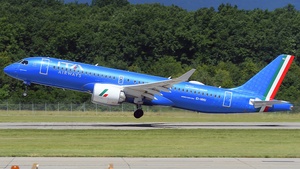 Photo of EI-HHU - Airbus A220-300 operated by ITA Airways