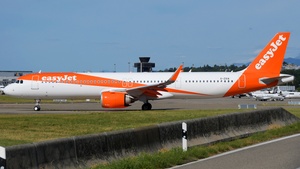 Photo of G-ZXIA - Airbus A321-251NX operated by easyJet