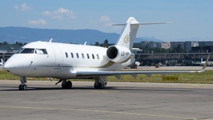 Photo of LZ-VPI - Bombardier Challenger 605 operated by EGT Jet