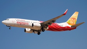 Photo of VT-AXU - Boeing 737-8HG operated by Air India Express