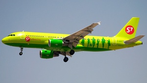 Photo of VP-BCZ - Airbus A320-214 operated by S7 Airlines
