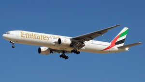 Photo of A6-EMS - Boeing 777-31H operated by Emirates