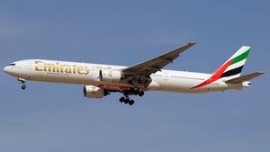 Photo of A6-EMQ - Boeing 777-31H operated by Emirates