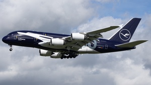 Photo of D-AIMH - Airbus A380-841 operated by Lufthansa