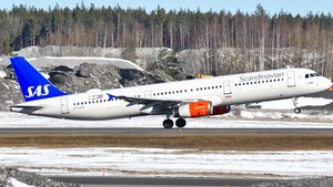 Photo of OY-KBE - Airbus A321-232 operated by SAS Scandinavian Airlines