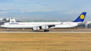Photo of D-AIHU - Airbus A340-642 operated by Lufthansa