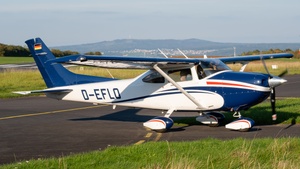 Photo of D-EFLO - Cessna 182T Skylane operated by Private