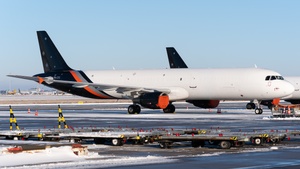 Photo of 9H-ZTC - Airbus A321-211(P2F) operated by Titan Airways Malta