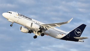 Photo of D-AIWI - Airbus A320-214 operated by Lufthansa