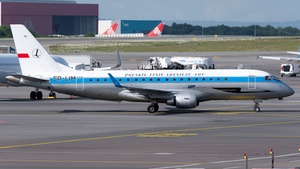 Photo of SP-LIM - Embraer ERJ-175LR operated by LOT Polish Airlines