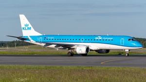 Photo of PH-EZA - Embraer ERJ-190STD operated by KLM Cityhopper