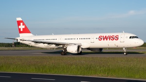Photo of HB-IOF - Airbus A321-111 operated by Swiss International Air Lines